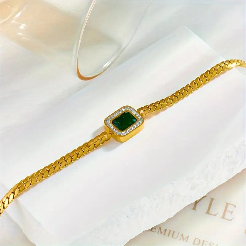 Emilija – Smaragdne narukvice