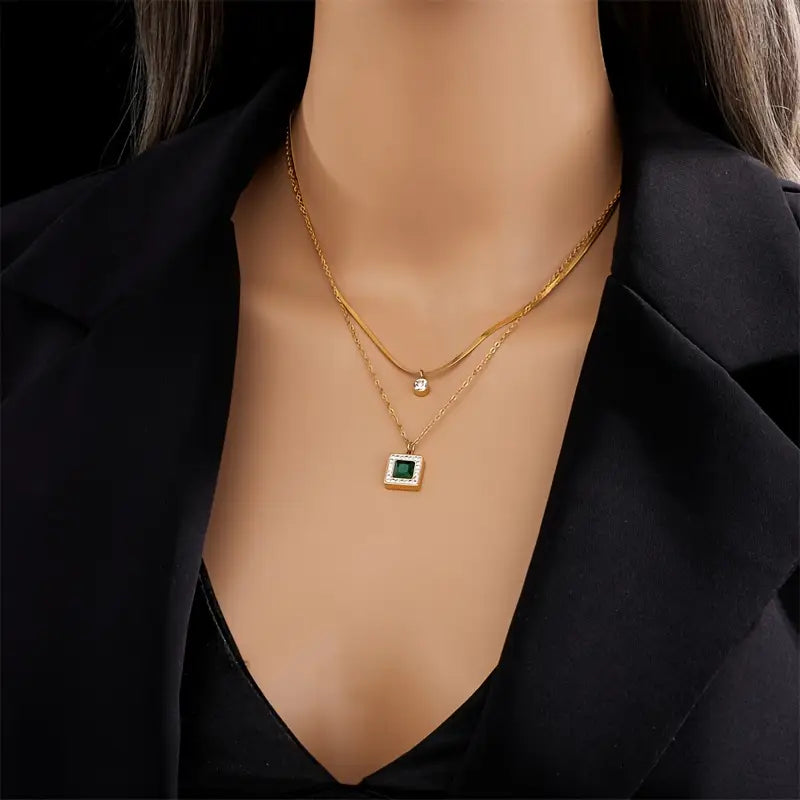 Klára – Collana in oro con pendente di smeraldo