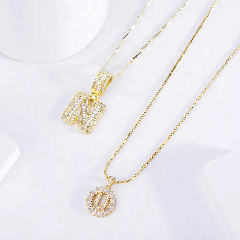 Set ogrlica s inicijalima od moissanitea