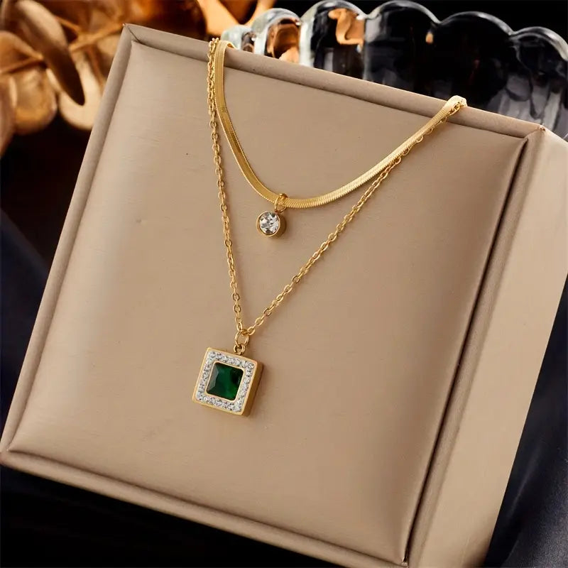 Klára – Collana in oro con pendente di smeraldo