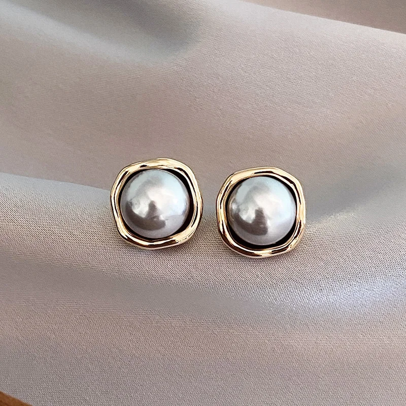 Klara – Elegantne vintage biserne naušnice